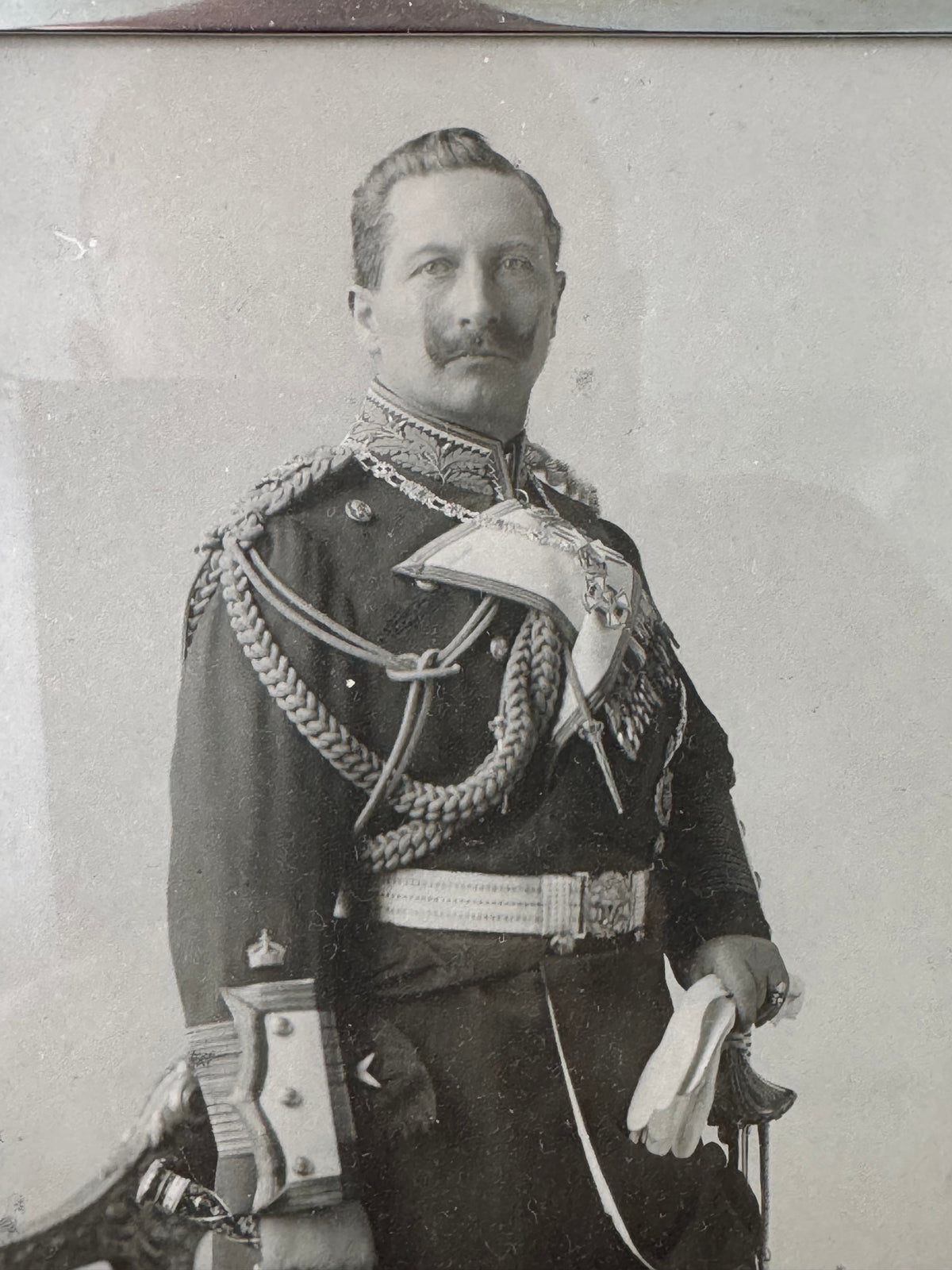 Geschenkrahmen Silberne Hochzeit Kaiser Wilhelm und Kaiserin Auguste Victoria, datiert 1906
