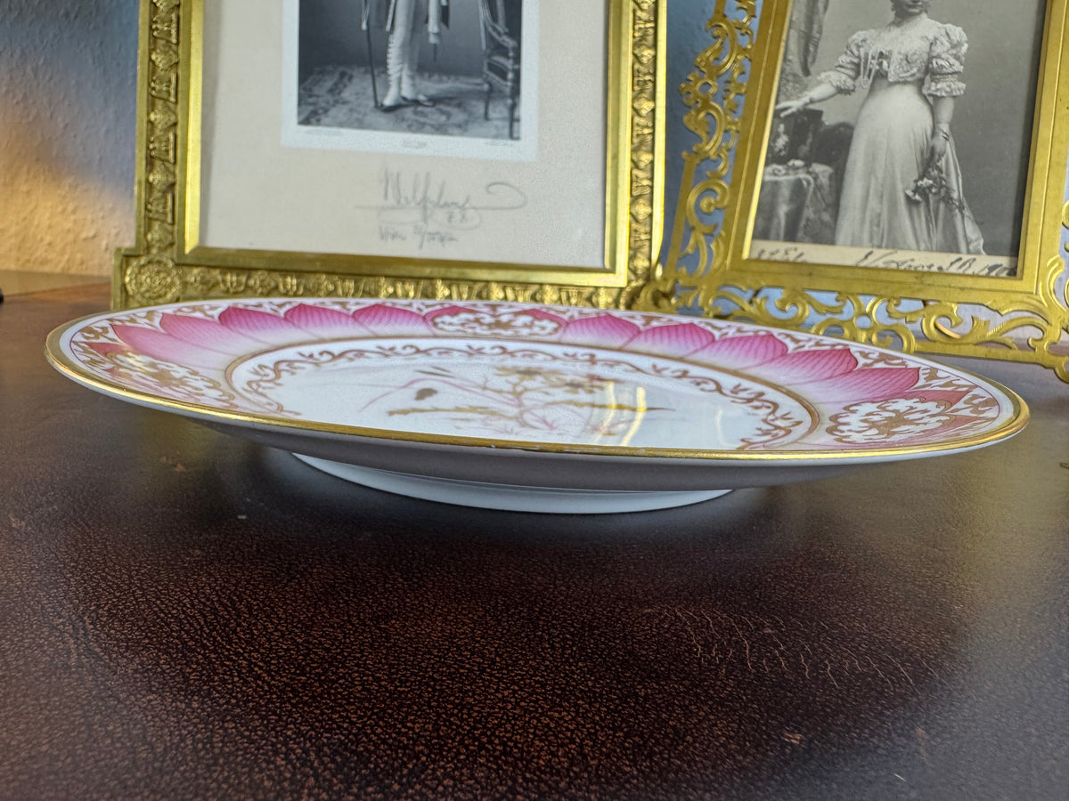 Plat de service du service de Damas, Kaiser Guillaume II, daté de 1906