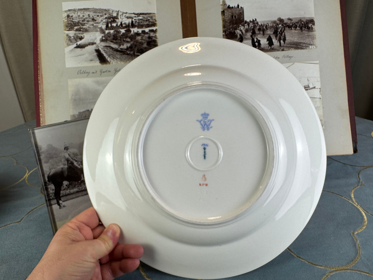 Kaiserliche Servierplatte aus dem Damaskus-Service – Kaiser Wilhelm II., datiert 1906