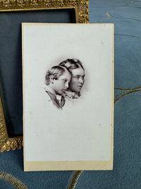 Kronprinzessin Victoria mit ihrem zehnjährigen Sohn Kaiser Wilhelm II., ca. 1869