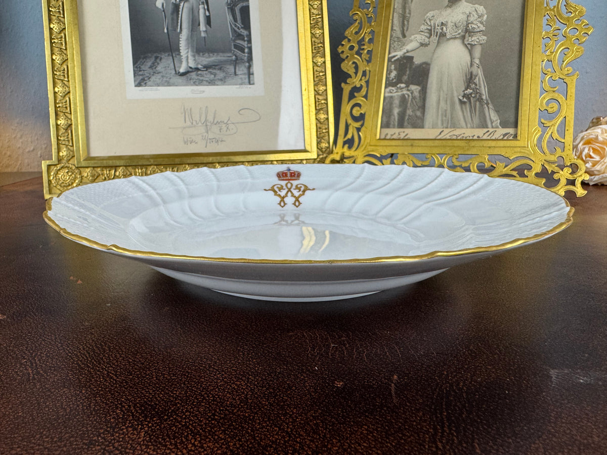 Assiette de table en Neuosier, Kronprinz Guillaume de Prusse, datée 1905