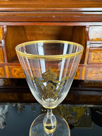 Kaiserliches Wasserglas und Portweinglas Wilhelm II. mit IRW Monogramm und Kaiserkrone in Klavierlackschatulle um 1900