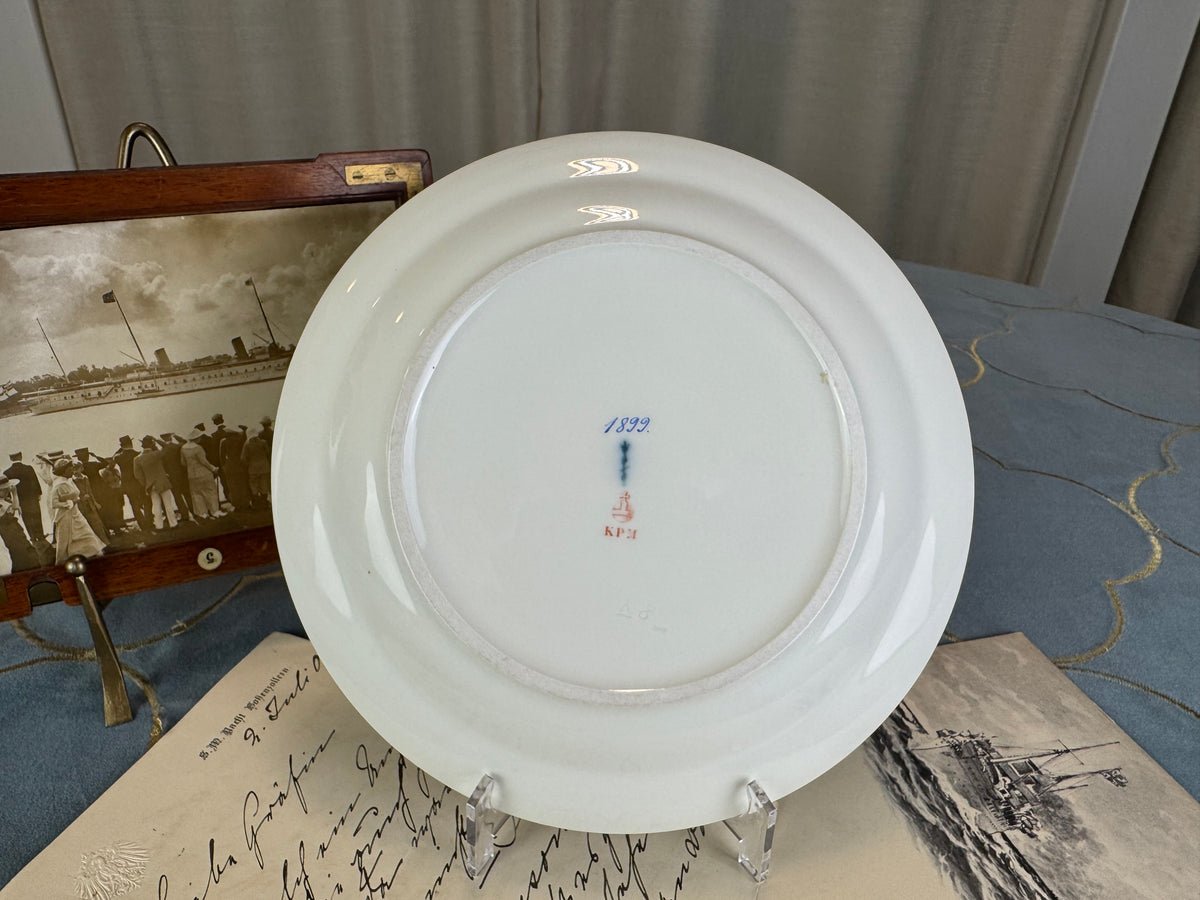 Kaiserlicher Dessertteller von S.M.Y. Hohenzollern, datiert 1899 – Porzellan aus dem Besitz Kaiser Wilhelm II.