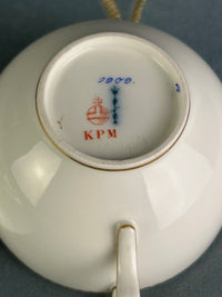 Kaiserliche Tasse mit Untertasse von S.M.Y. Hohenzollern, datiert 1900 + 1911 – Porzellan aus dem Besitz  Kaiser Wilhelm II.