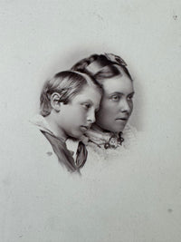 Kronprinzessin Victoria mit ihrem zehnjährigen Sohn Kaiser Wilhelm II., ca. 1869