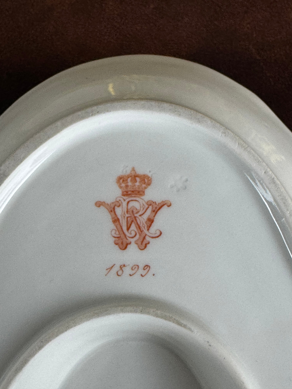 Saucière Neuosier, Guillaume II, datée 1899