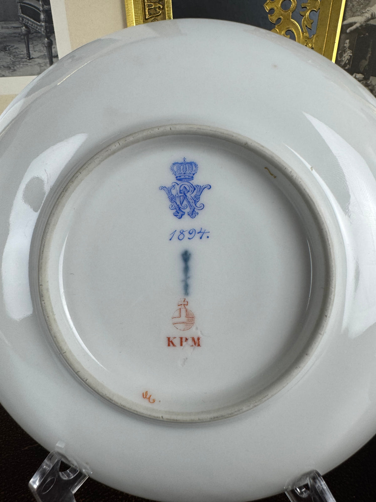 Tasse et soucoupe Neuosier, Kaiser Guillaume II, datées de 1894 et 1897