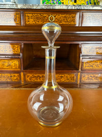 Antike Weinkaraffe der Kaiserzeit mit vergoldetem WR-Monogramm von Kaiser Wilhelm II., originalem Glasstopfen und Goldstaffage