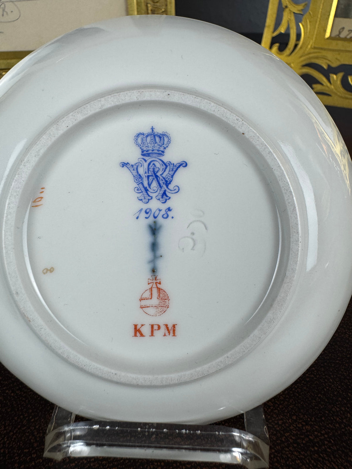 Neuosier Mokkatasse und Untertasse, Kaiser Wilhelm II., datiert 1908 und 1913