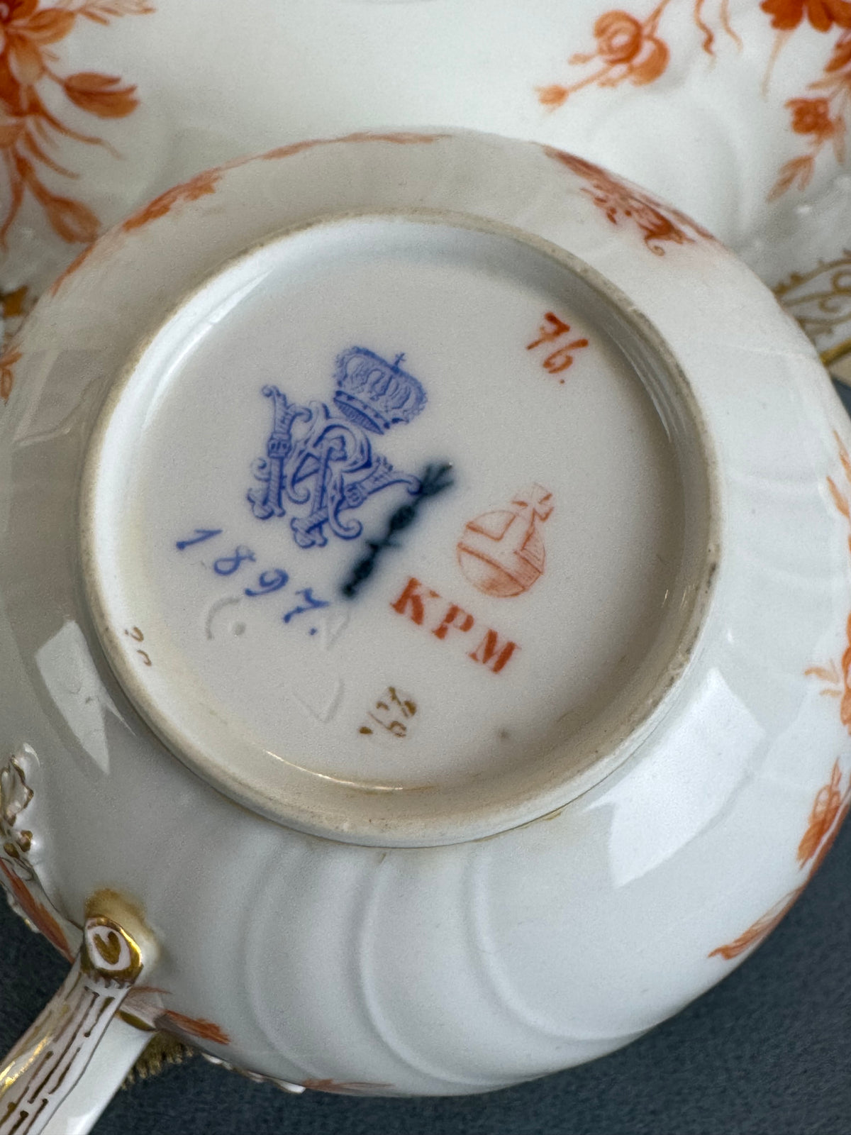 Neuosier Tasse und Untertasse, Kaiser Wilhelm II, datiert 1894 und 1897