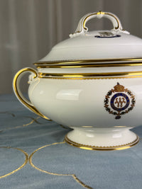 Kaiserliche Suppenterrine mit Deckel von S.M.Y. Hohenzollern, datiert 1911 – Porzellan aus dem Besitz Kaiser Wilhelm II.