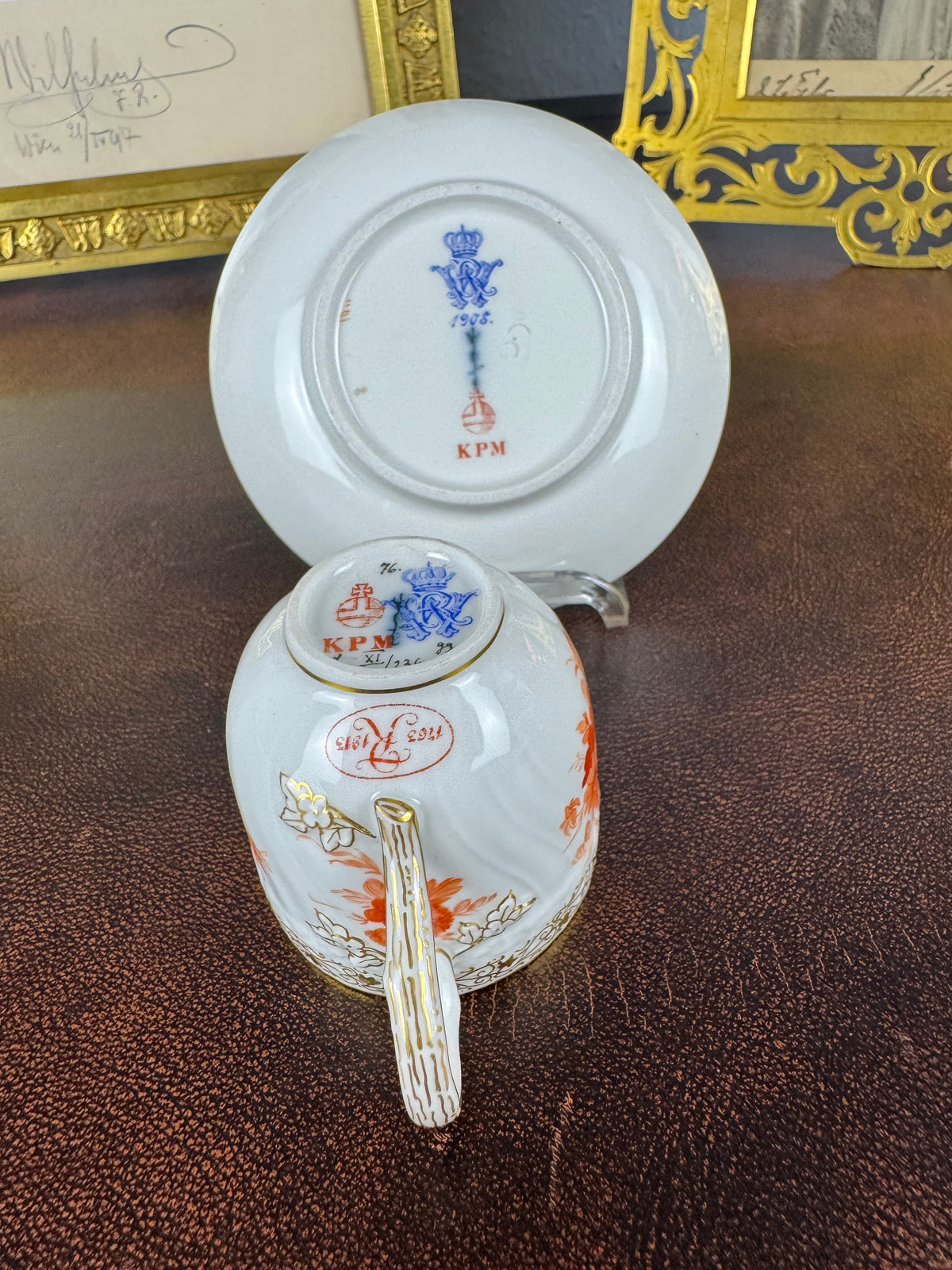 Neuosier Mokkatasse und Untertasse, Kaiser Wilhelm II., datiert 1908 und 1913