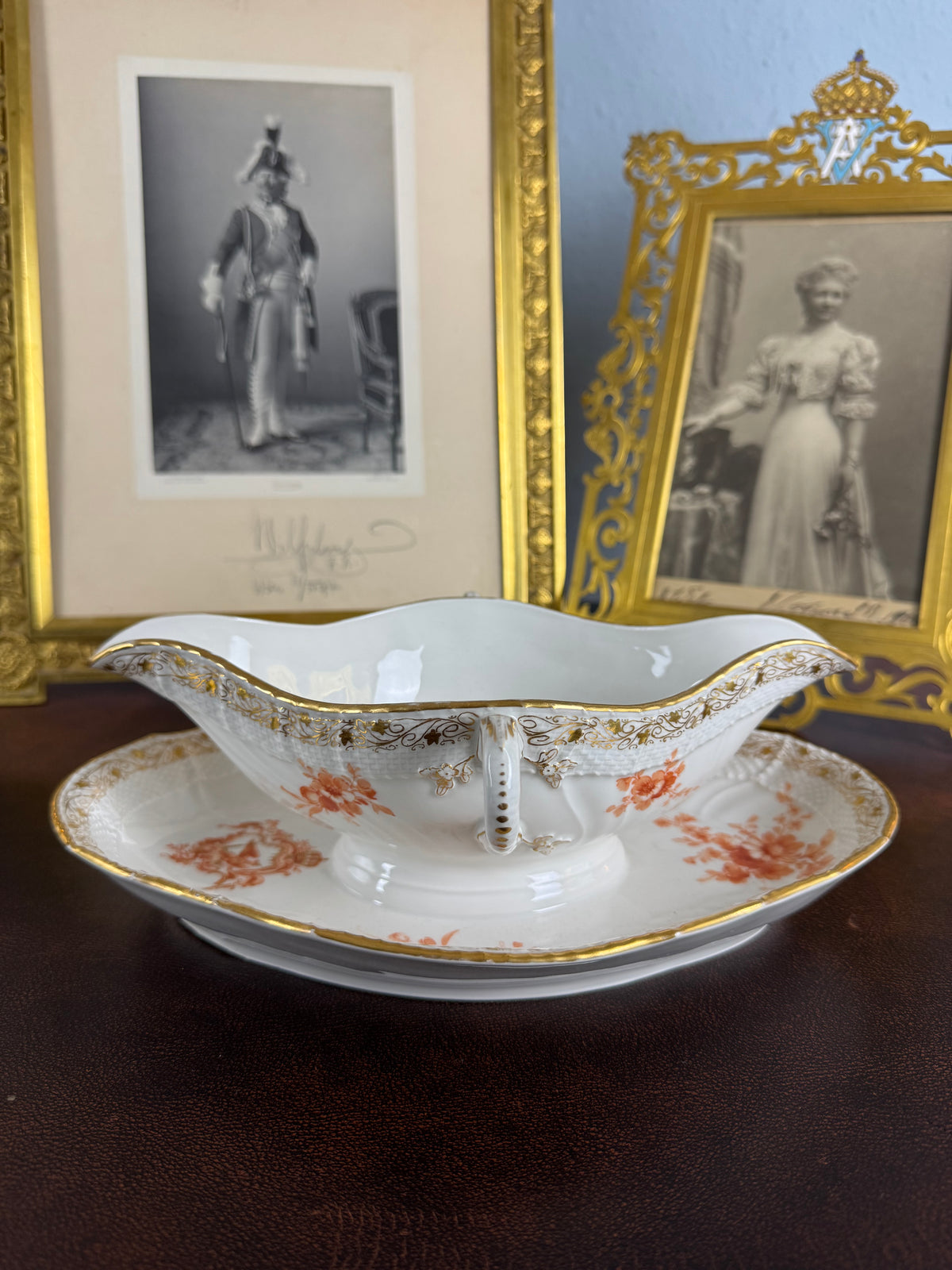 Neuosier Sauciere 1899 – Kaiser Wilhelm II., KPM Berlin, kaiserliches Tafelgeschirr