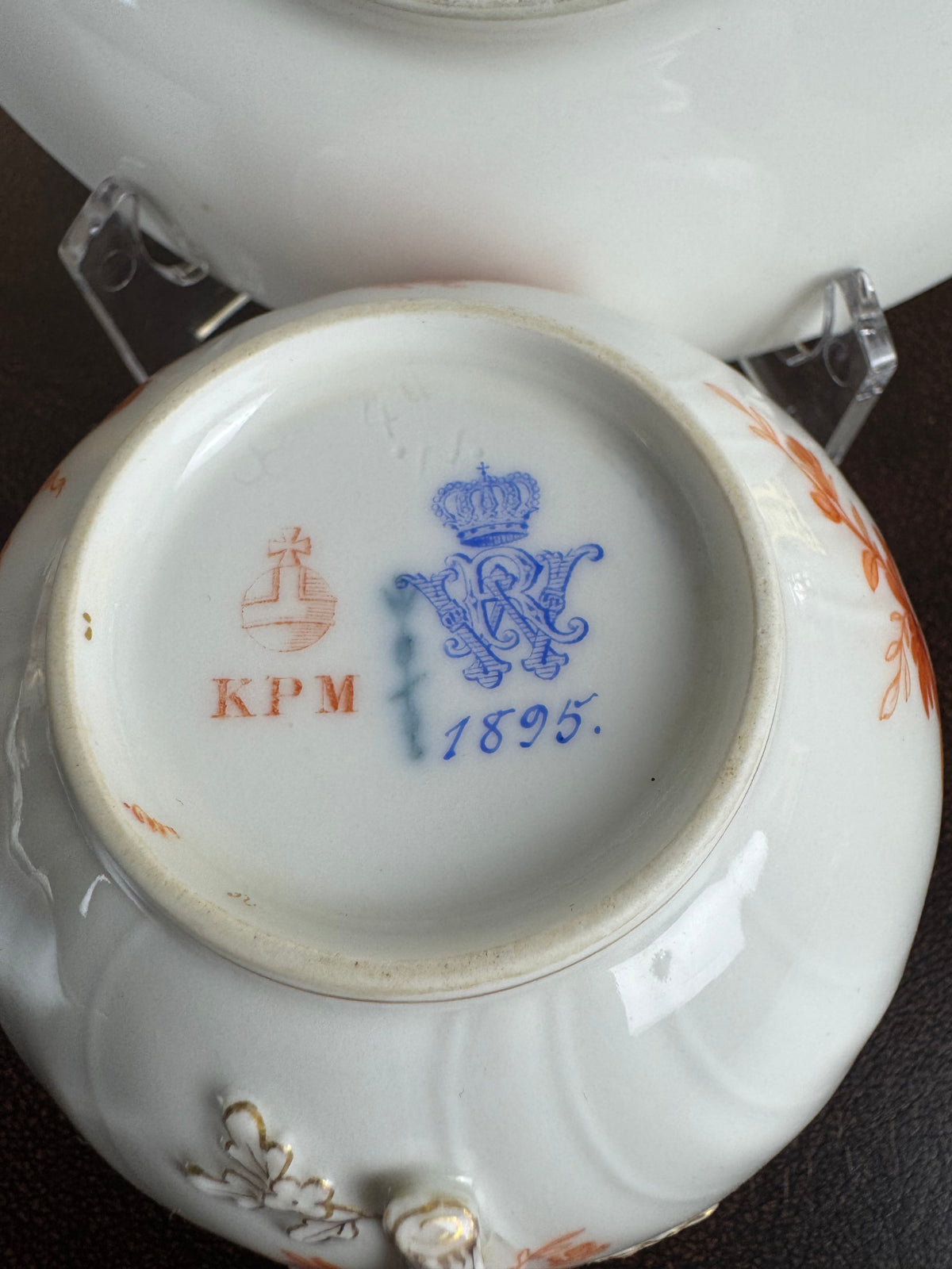 Tasse et soucoupe Neuosier, Kaiser Guillaume II, datées de 1894 et 1897