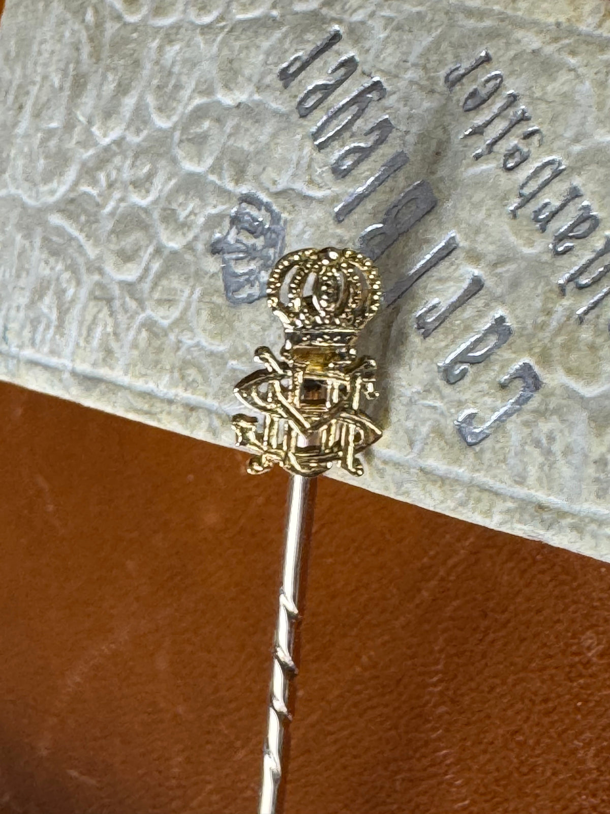 Anstecknadel aus Gold der herzoglichen Familie Sachsen-Meiningen, ca. 1890
