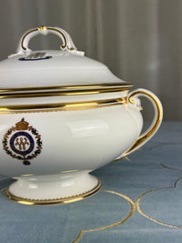 Kaiserliche Suppenterrine mit Deckel von S.M.Y. Hohenzollern, datiert 1911 – Porzellan aus dem Besitz Kaiser Wilhelm II.