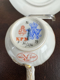 Neuosier Mokkatasse und Untertasse, Kaiser Wilhelm II., datiert 1908 und 1913