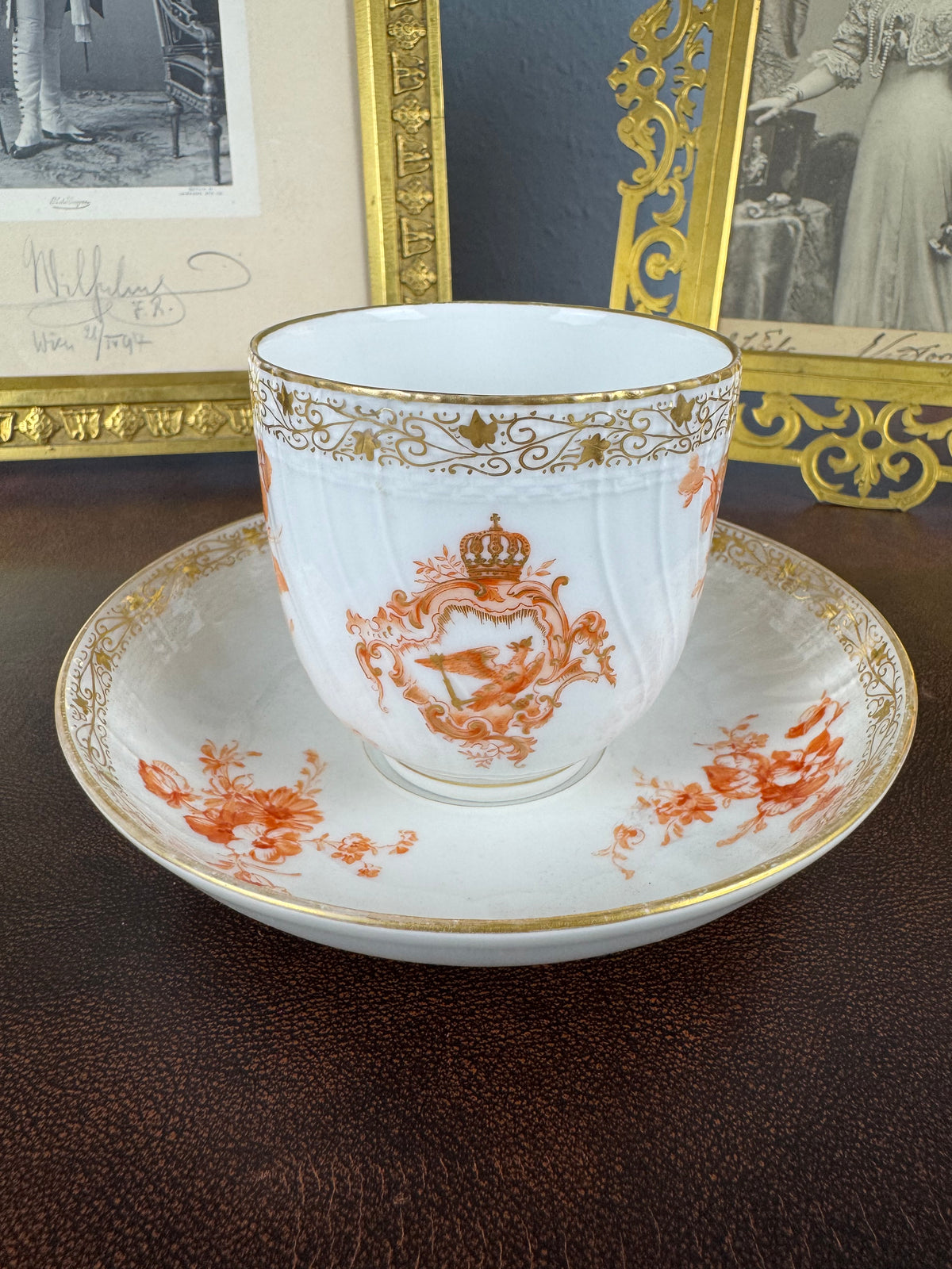 Neuosier Schokoladentasse und Untertasse 1898 – Kaiser Wilhelm II., KPM Berlin, kaiserliches Porzellan