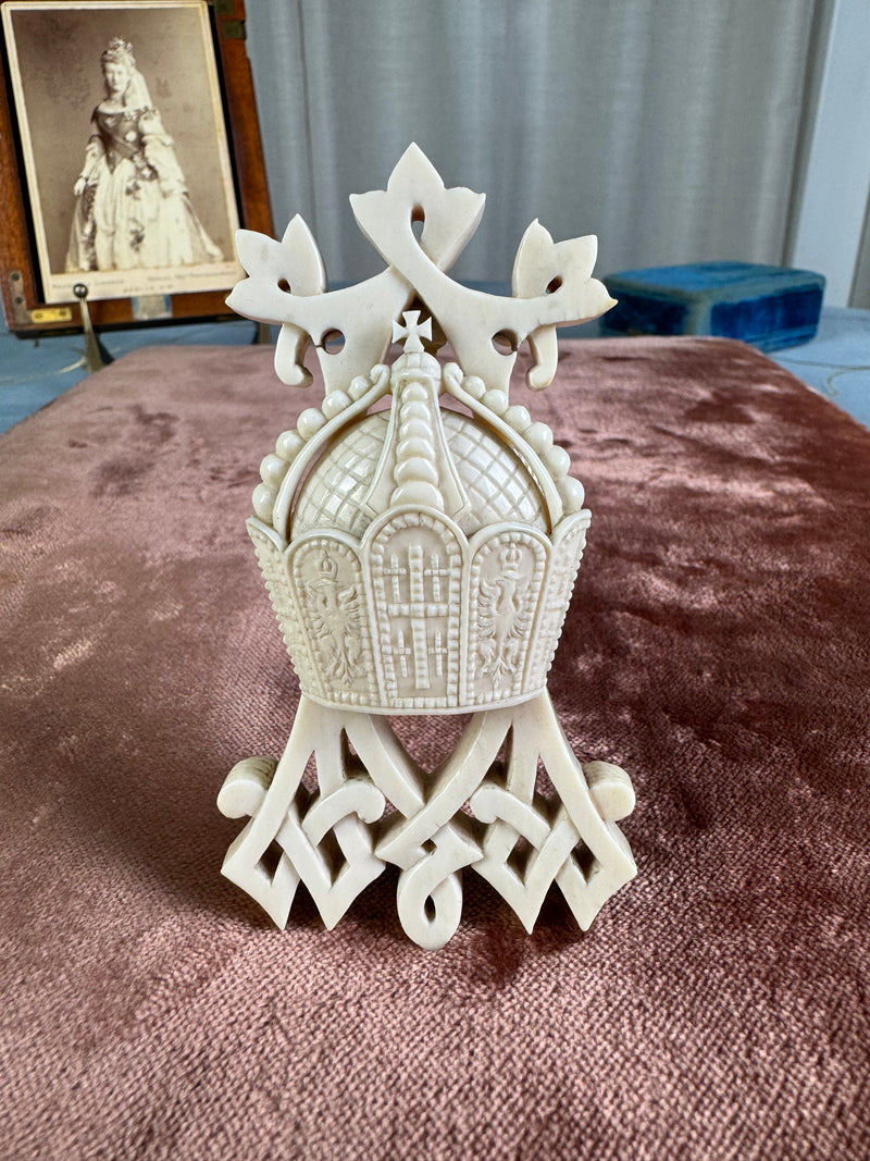 Uhr mit Monogramm der Kaiserin Auguste Victoria, ca. 1890