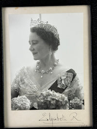 Geschenkrahmen der Königin Elizabeth von England, datiert 1962