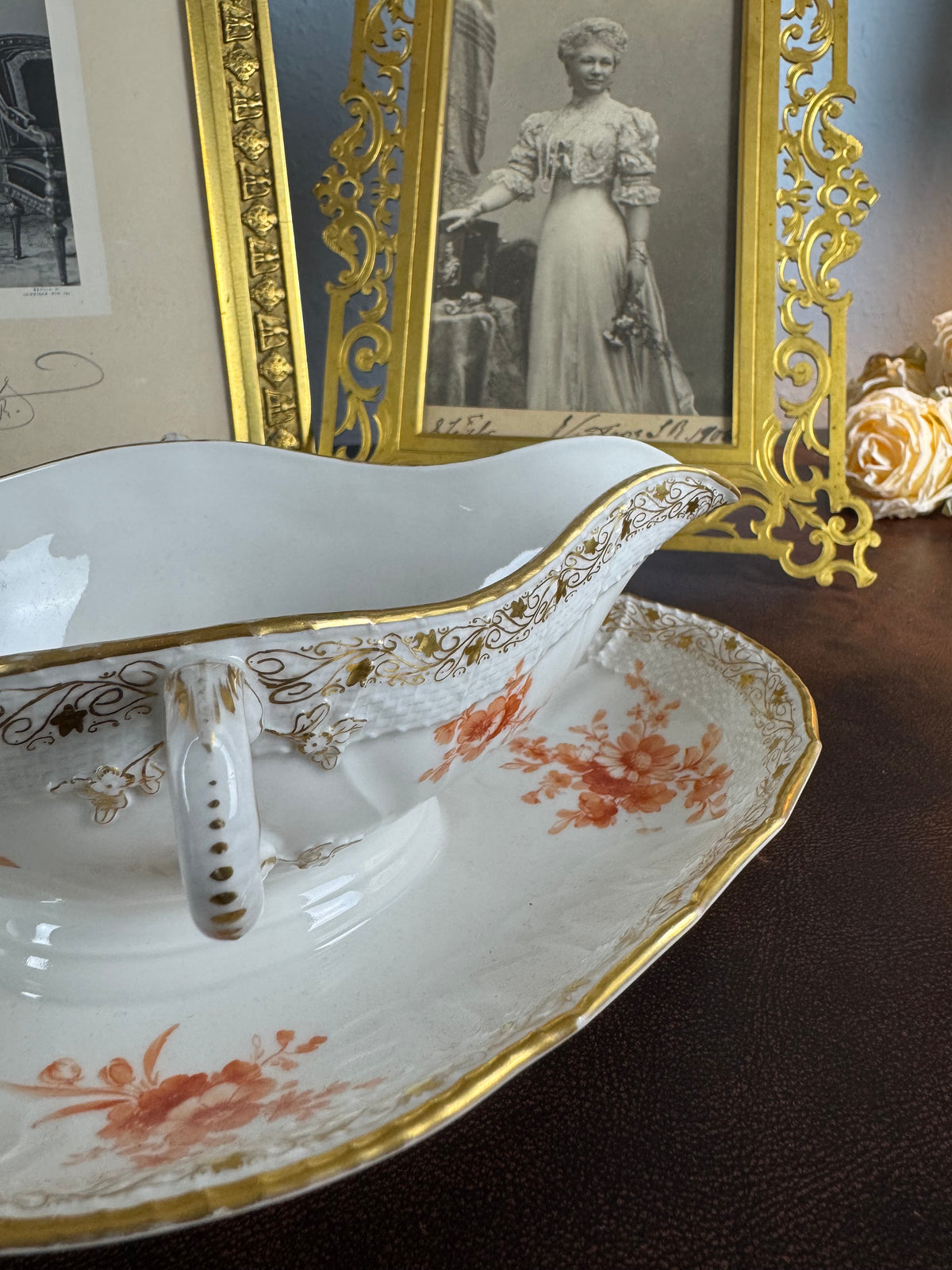 Saucière Neuosier, Guillaume II, datée 1899