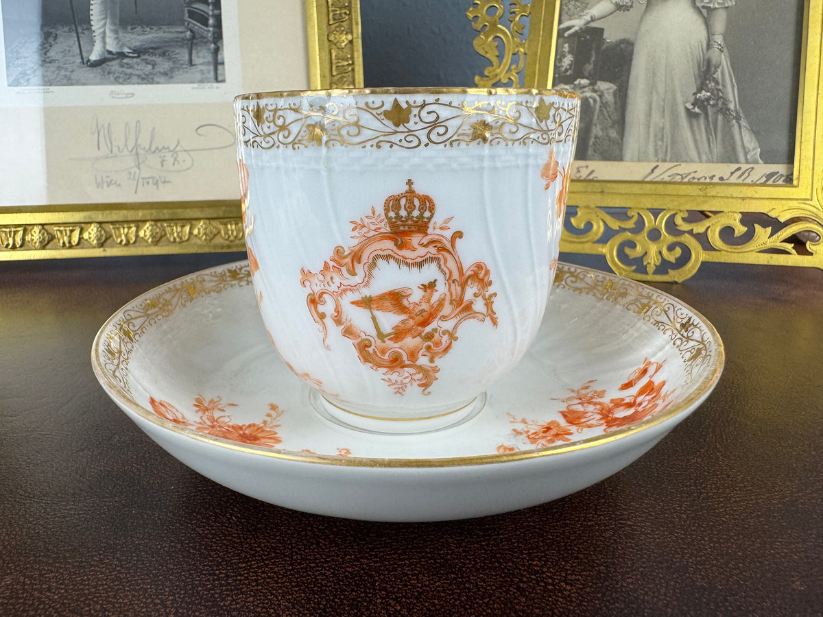 Neuosier Schokoladentasse und Untertasse 1898 – Kaiser Wilhelm II., KPM Berlin, kaiserliches Porzellan