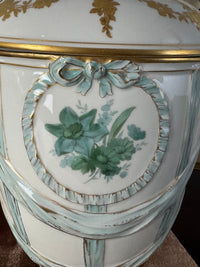 Deckelvase mit Monogramm der Kaiserin Auguste Victoria, KPM Berlin, um 1910