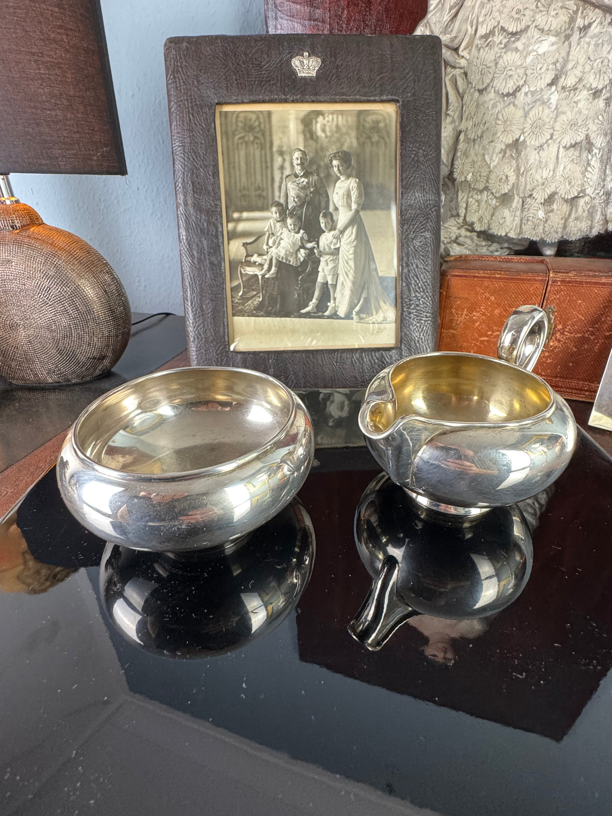 Milchkännchen und Zuckerdose aus Silber – von der Tafel Kaiser Wilhelms II., datiert 1897 und 1899