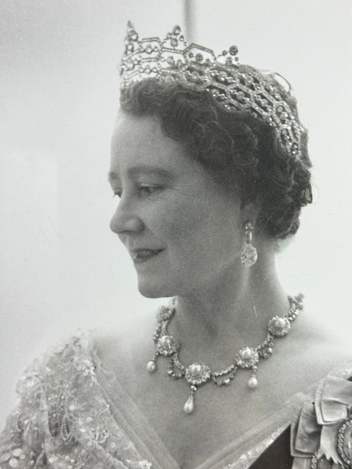 Geschenkrahmen der Königin Elizabeth von England, datiert 1962