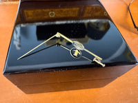 Krawattennadel von Kronprinzessin Cecilie von Preußen in Gold & Emaille