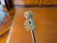 Anstecknadel aus Gold der herzoglichen Familie Sachsen-Meiningen, ca. 1890