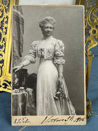 Feuervergoldeter Geschenkrahmen mit Portrait von Kaiserin Auguste Victoria, 1906
