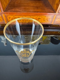 Kaiserliches Wasserglas und Portweinglas Wilhelm II. mit IRW Monogramm und Kaiserkrone in Klavierlackschatulle um 1900