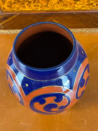 Antike Cadinen Vase in Rot und Blau mit Golddekor aus der kaiserlichen Manufaktur Cadinen