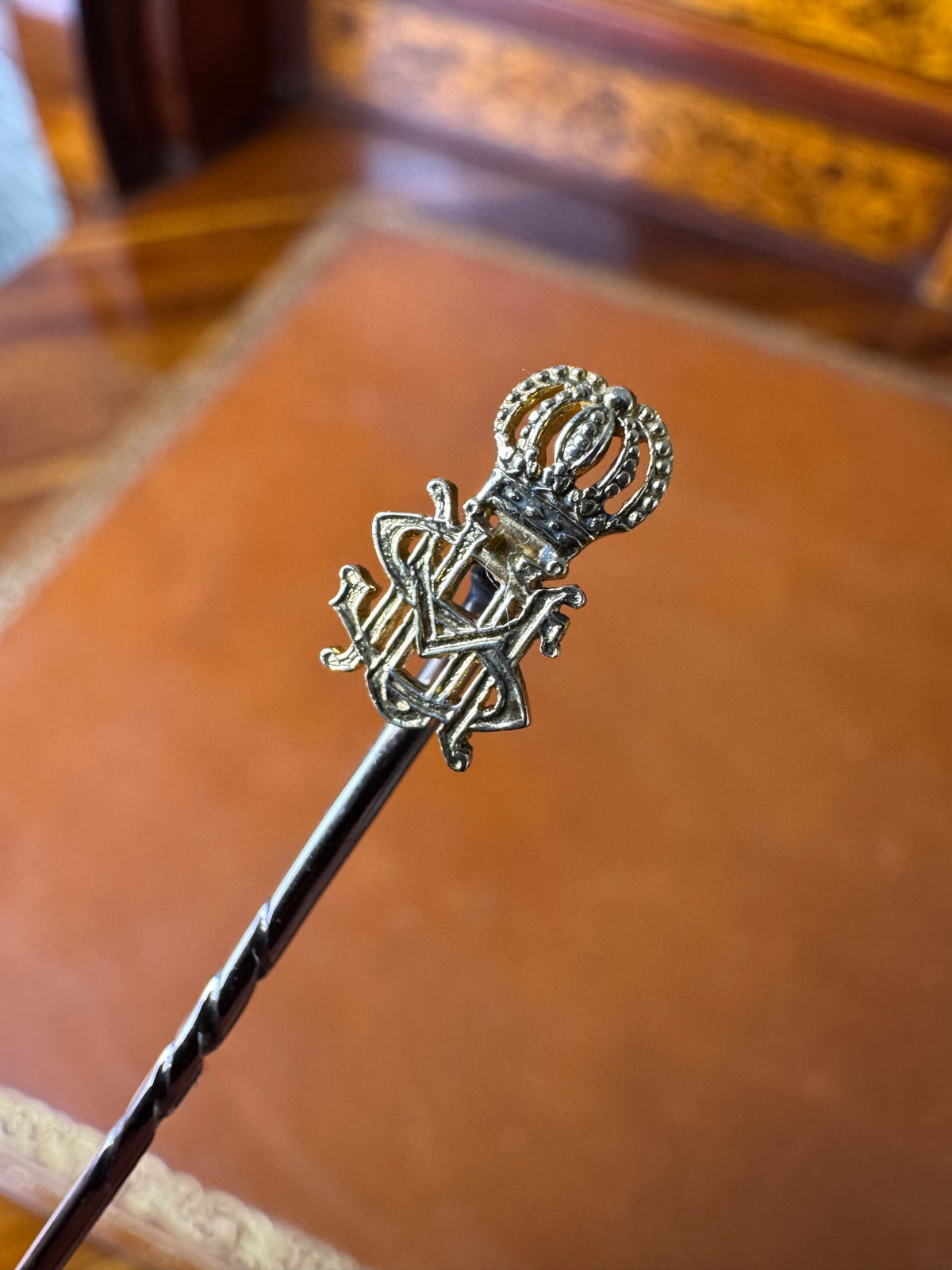 Anstecknadel aus Gold der herzoglichen Familie Sachsen-Meiningen, ca. 1890