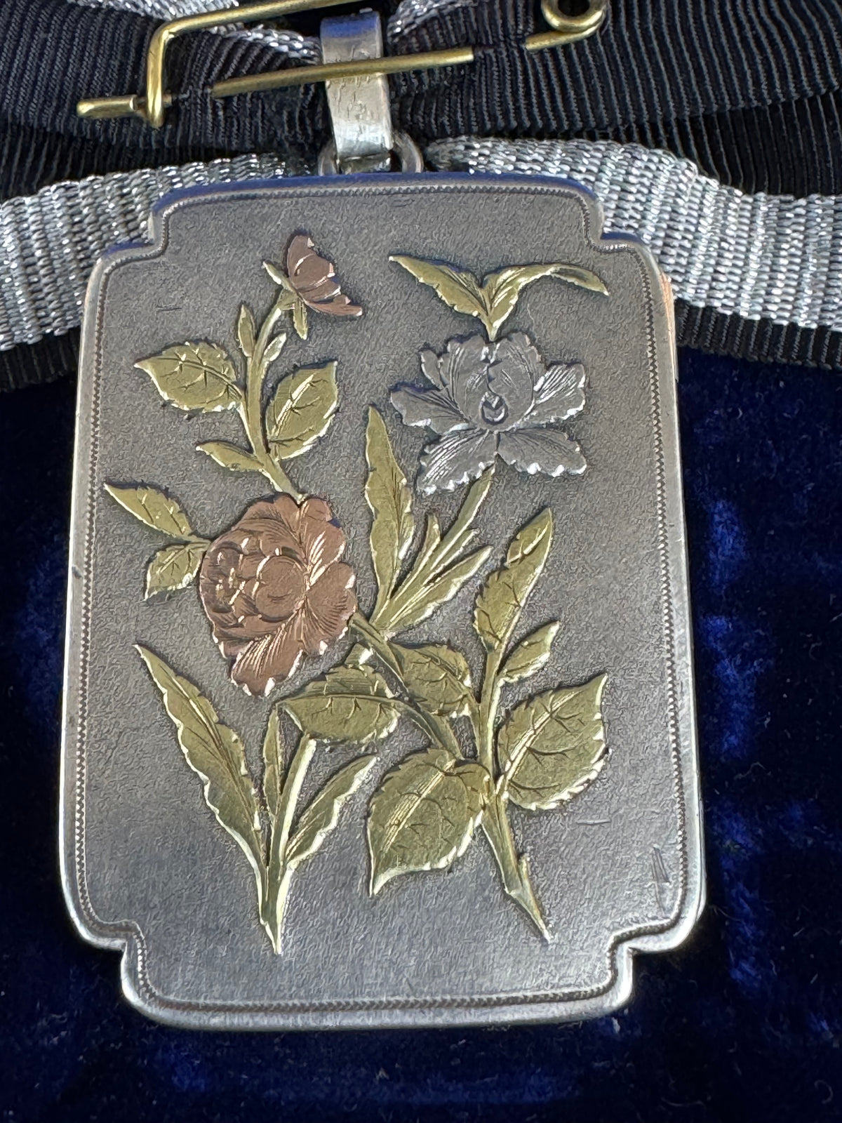 Insigne du 25e anniversaire du prince héritier Wilhelm – monogramme A & W, régiment de Hambourg, vers 1884