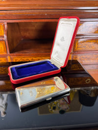 kaiserliches Zigarettenetui der Kronprinzessin Cecilie aus 800 Silber mit Diamantmonogramm, Goldkrone und originaler Friedländer-Schatulle.