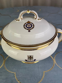 Kaiserliche Suppenterrine mit Deckel von S.M.Y. Hohenzollern, datiert 1911 – Porzellan aus dem Besitz Kaiser Wilhelm II.