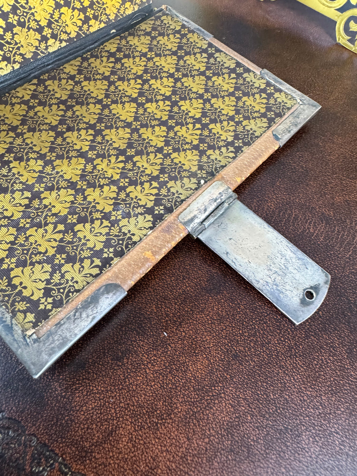 Kaiserin Auguste Victoria – Geschenk‑Bibel von 1896 mit Widmung