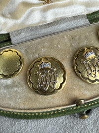 Originale goldene Manschettenknöpfe Kaiser Wilhelm II. mit Monogramm W II, Kaiserkrone, Brillanten und datiertem Originaletui von 1908.