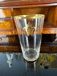 Kaiserliches Wasserglas und Portweinglas Wilhelm II. mit IRW Monogramm und Kaiserkrone in Klavierlackschatulle um 1900