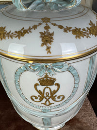 Deckelvase mit Monogramm der Kaiserin Auguste Victoria, KPM Berlin, um 1910