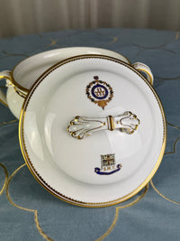 Kaiserliche Suppenterrine mit Deckel von S.M.Y. Hohenzollern, datiert 1911 – Porzellan aus dem Besitz Kaiser Wilhelm II.