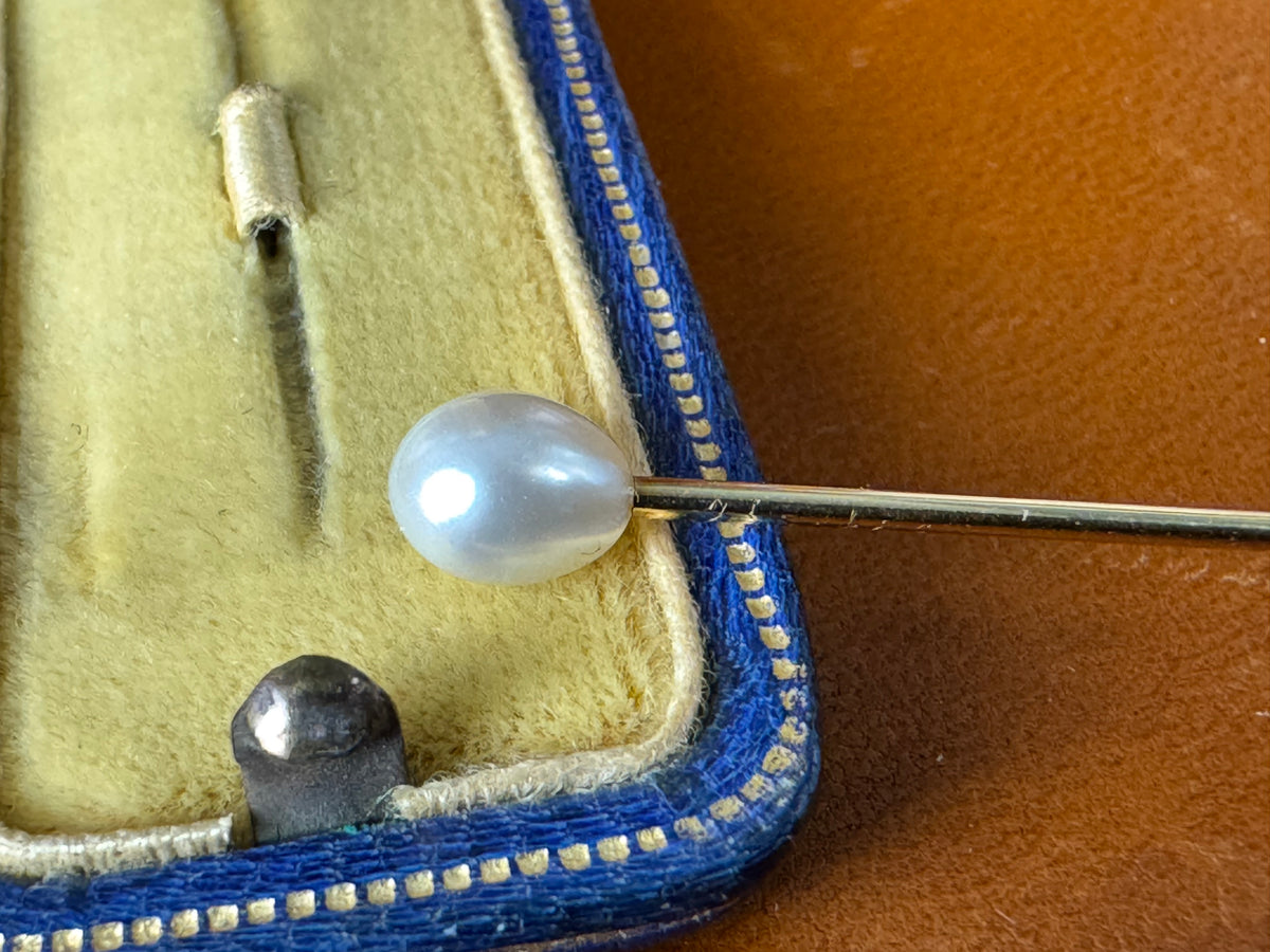 Anstecknadel aus 585 Gold mit echter Perle im originalen Etui von Friedländer Berlin
