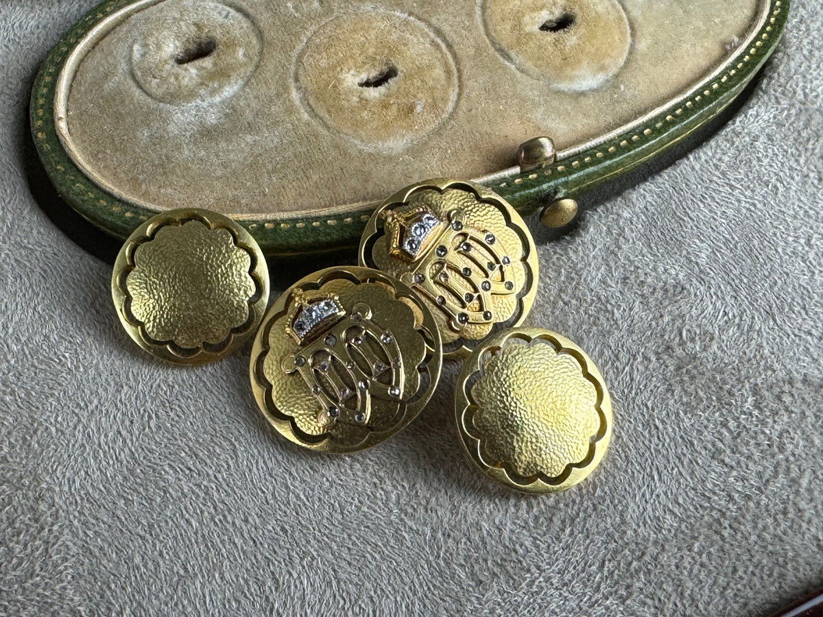 Originale goldene Manschettenknöpfe Kaiser Wilhelm II. mit Monogramm W II, Kaiserkrone, Brillanten und datiertem Originaletui von 1908.