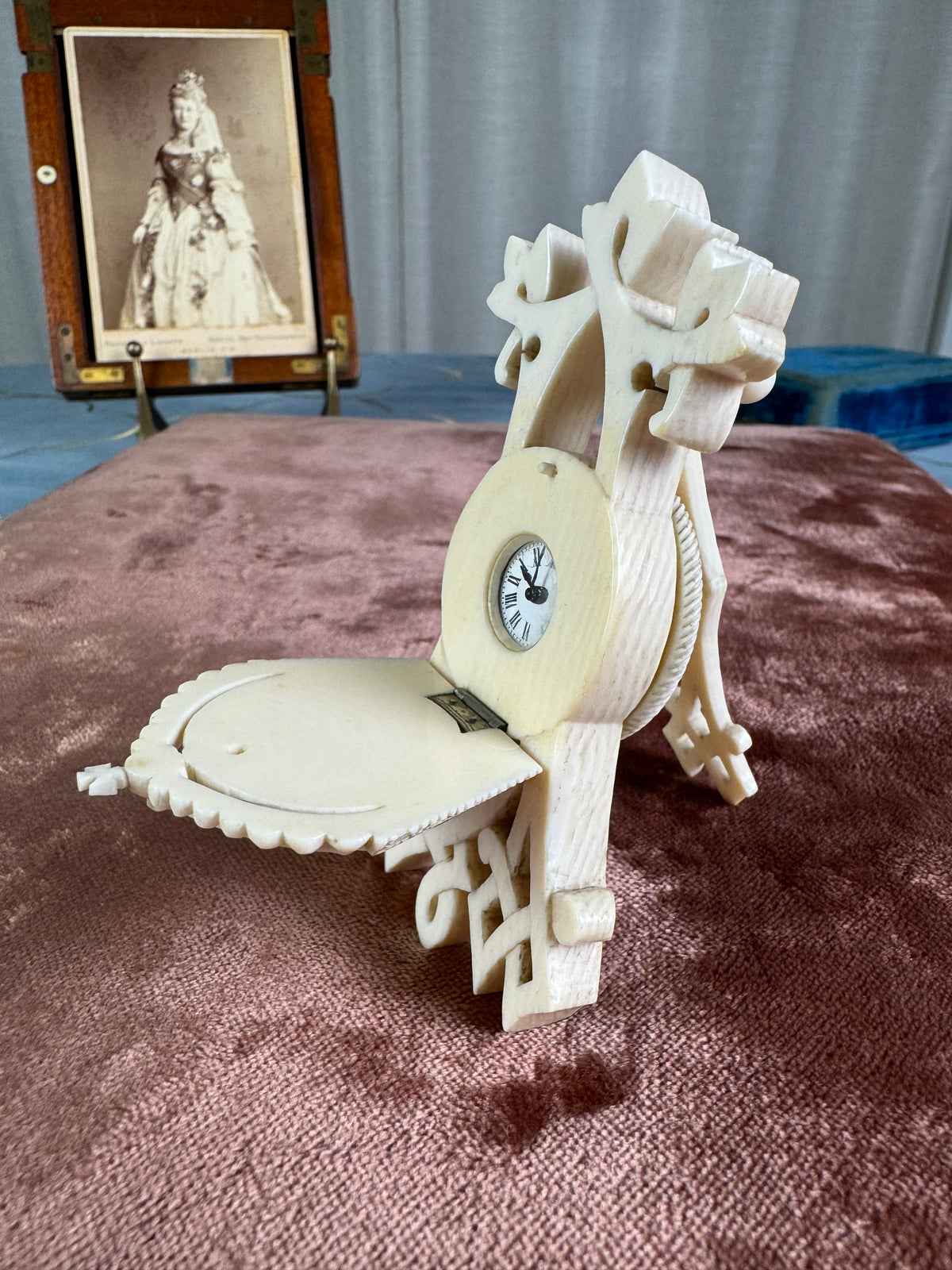 Uhr mit Monogramm der Kaiserin Auguste Victoria, ca. 1890