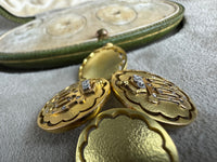 Originale goldene Manschettenknöpfe Kaiser Wilhelm II. mit Monogramm W II, Kaiserkrone, Brillanten und datiertem Originaletui von 1908.