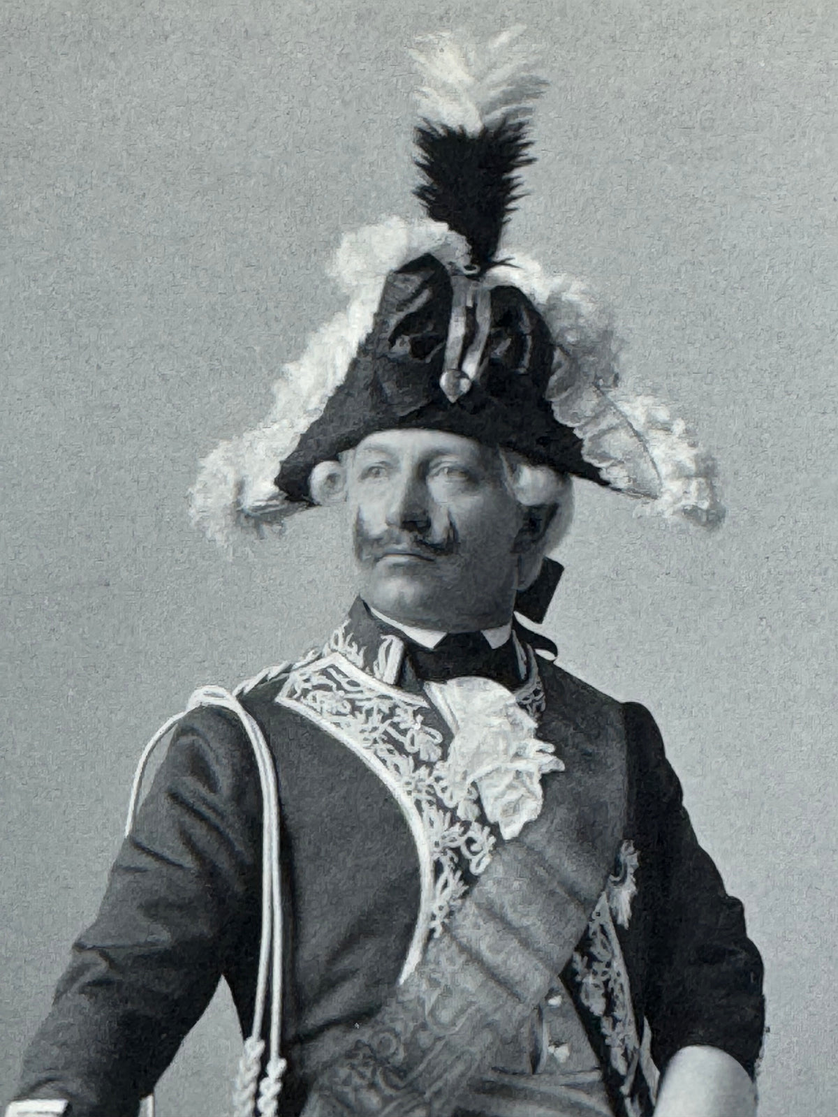 Großer feuervergoldeter Geschenkrahmen mit Widmungsportrait von Kaiser Wilhelm II., 1897