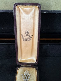 Silberne Geschenknadel aus dem Besitz von Kronprinz Wilhelm von Preußen mit Kaiserkrone, H. J. Wilm