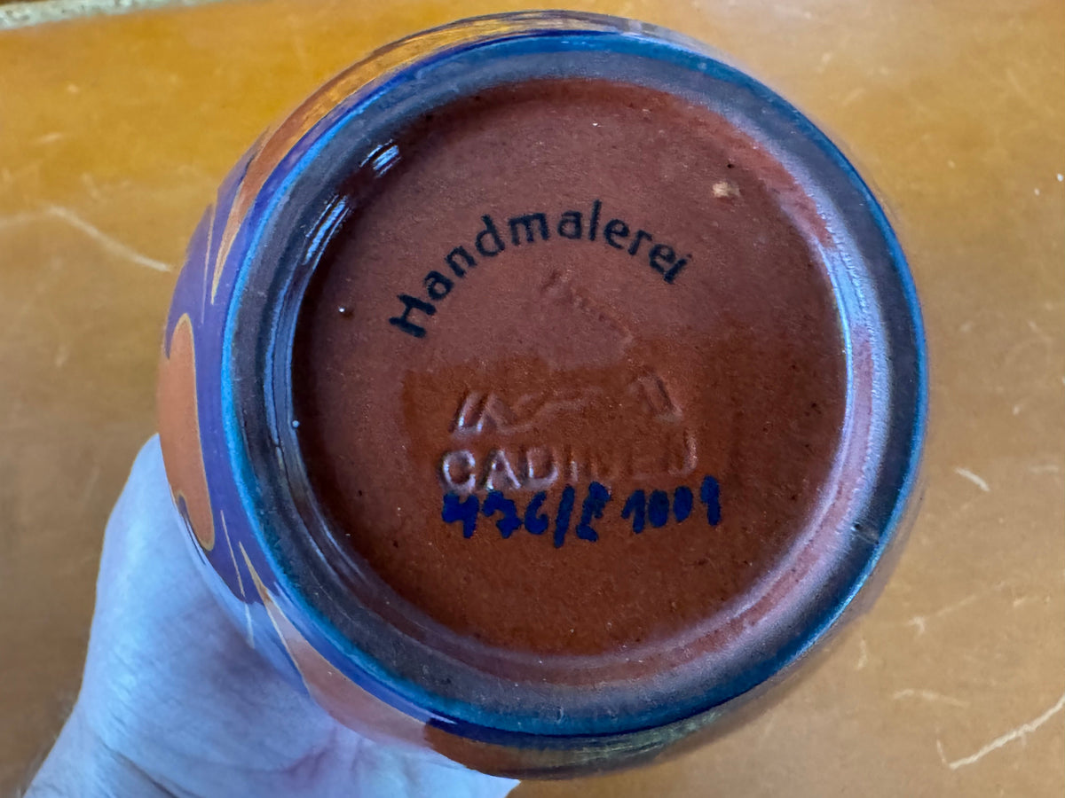 Antike Cadinen Vase in Rot und Blau mit Golddekor aus der kaiserlichen Manufaktur Cadinen